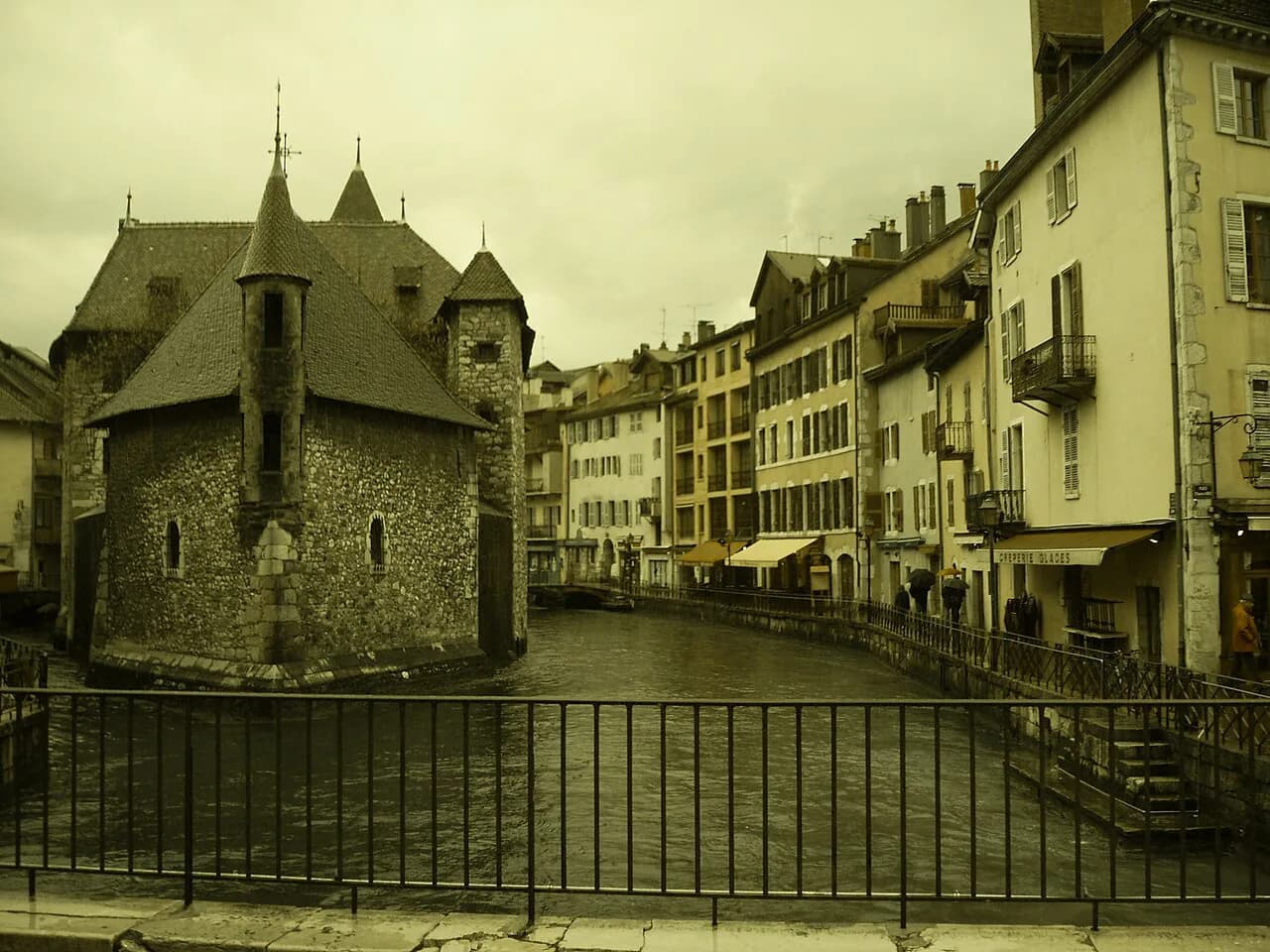 Annecy in February: Winter Weather, Crowds and What's Open