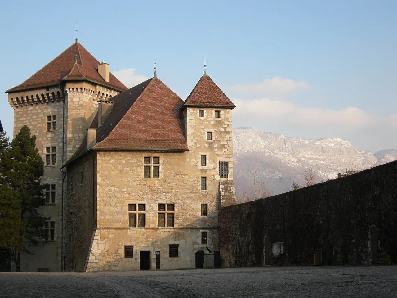 Things to Do in Annecy in Winter: What Works November–March