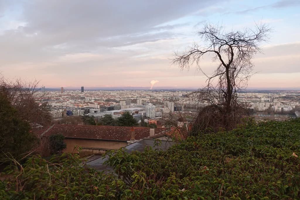 Does It Snow in Lyon? Winter Snow Realities, Month by Month