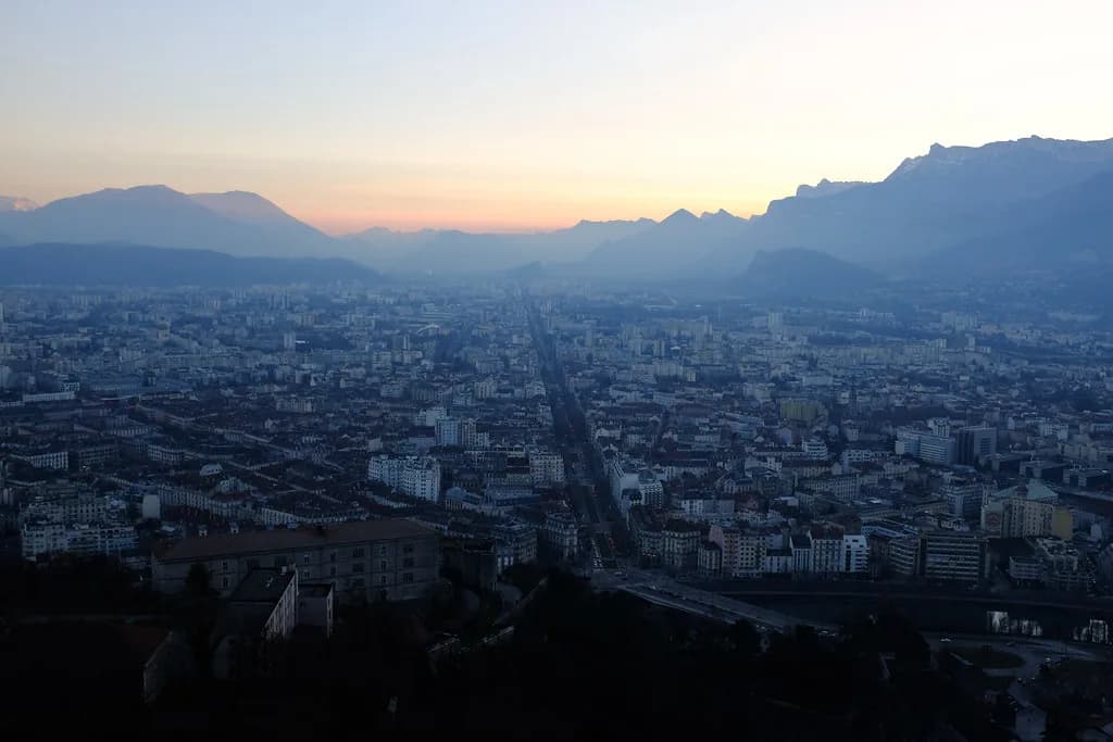 Grenoble in December: Weather, What's Open & What to Do