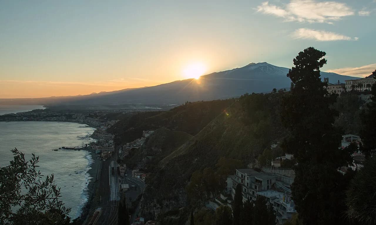 Taormina in December: Weather, Crowds and What's Open