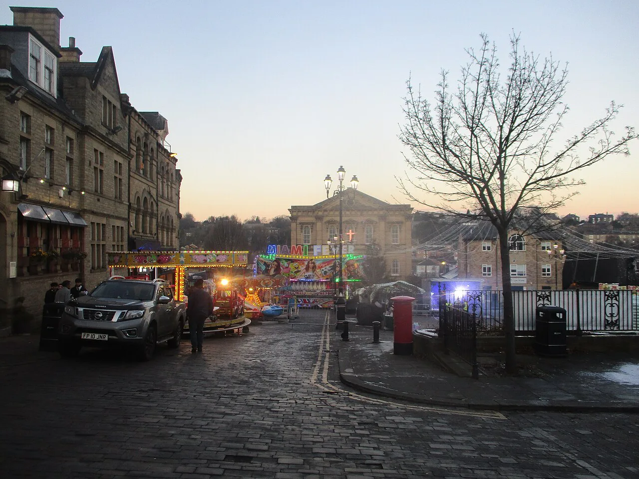 Cambridge Street, Batley st December )