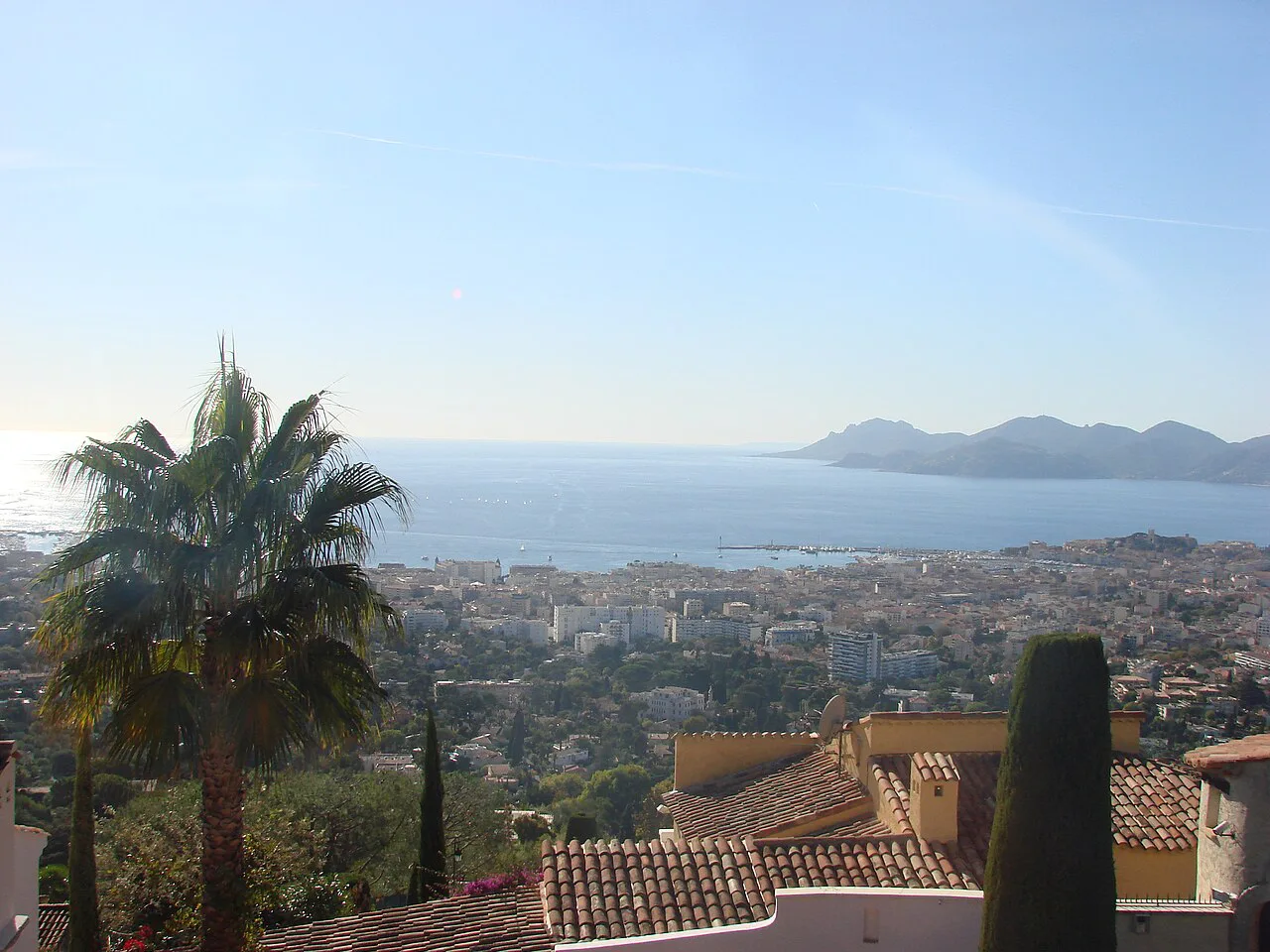 Cannes - panoramio - Alistair Cunningham