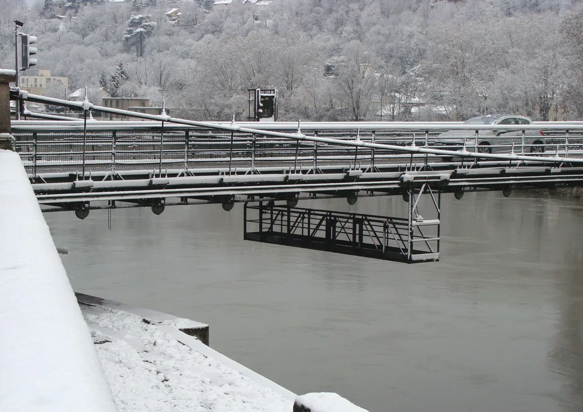 Pont-île-Barbe-nacelle, Lyon