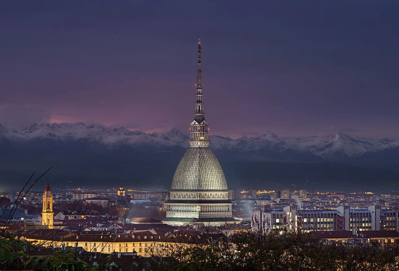 Mole Antonelliana di sera, Turin