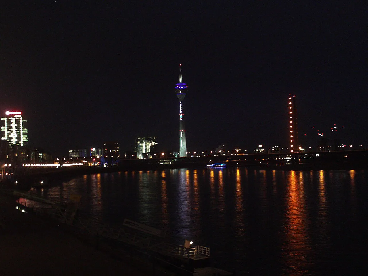 Düsseldorf by night