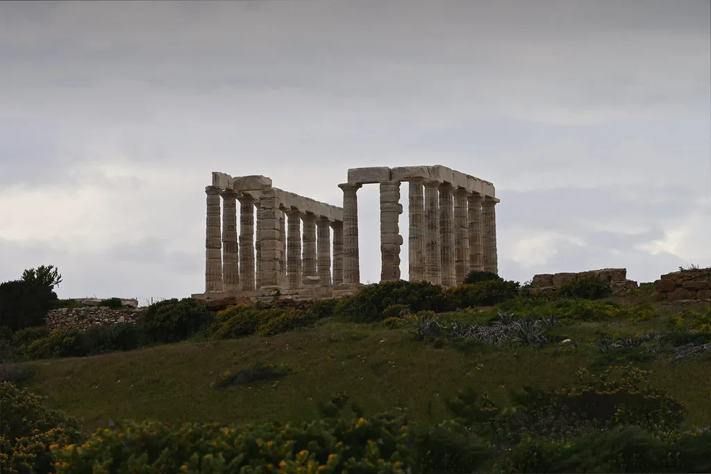 traveler : Water And Gravity, Greece