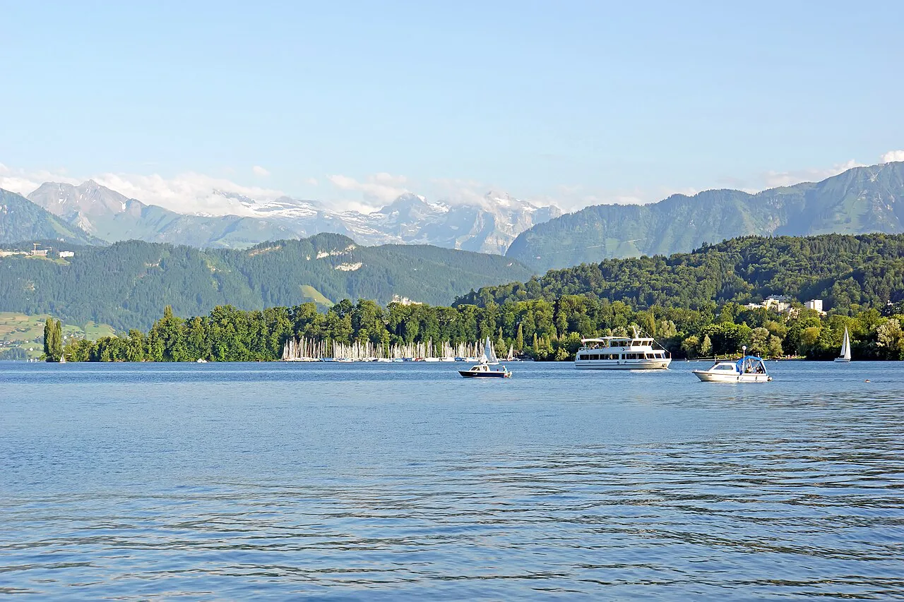 Switzerland- - Lake Lucerne