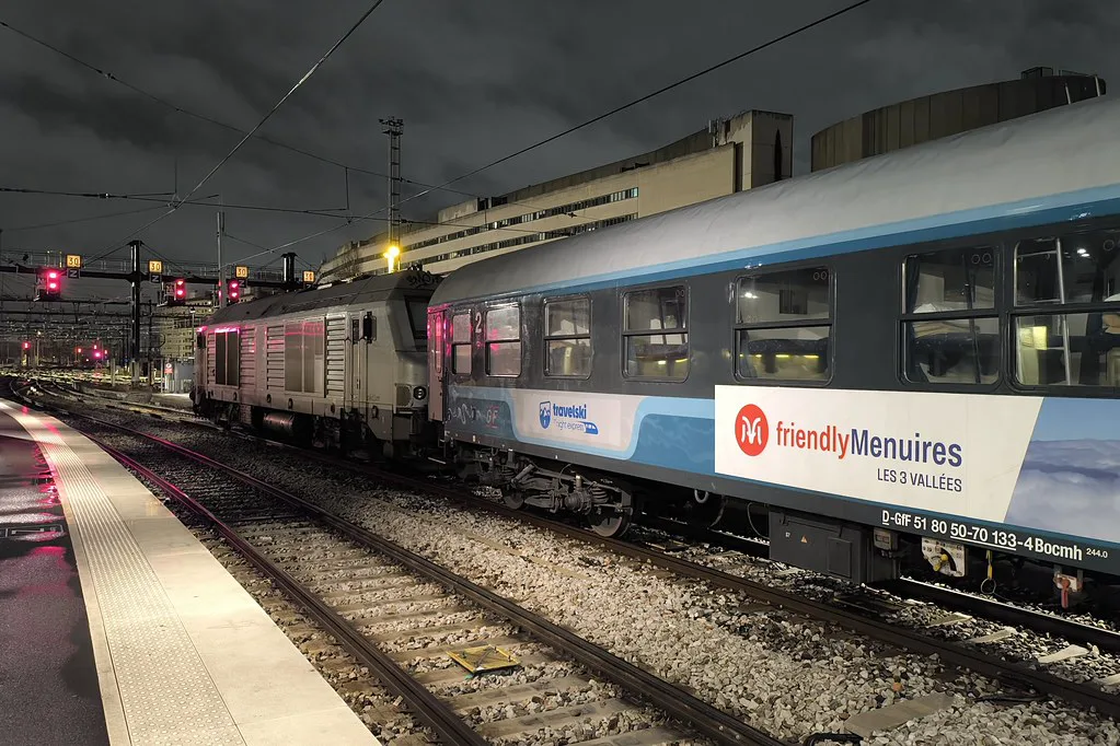 TRAVELSKI NIGHT EXPRESS PARIS GARE DE LYON