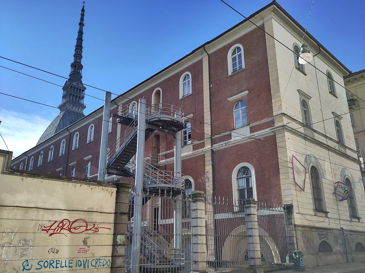 Tags et Mole en fond, Turin
